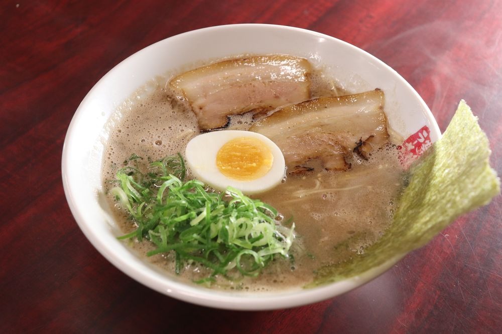 白豚骨ラーメン.JPG